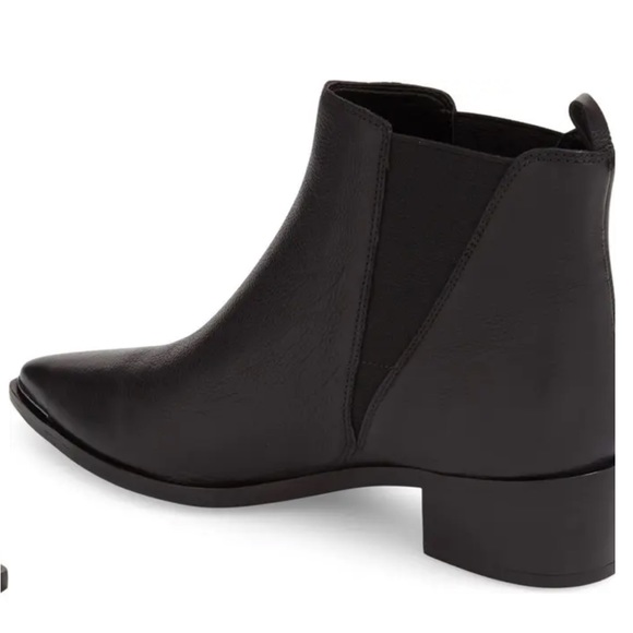 Marc Fisher Ltd. YALE Chelsea Boot - Picture 2 of 6
